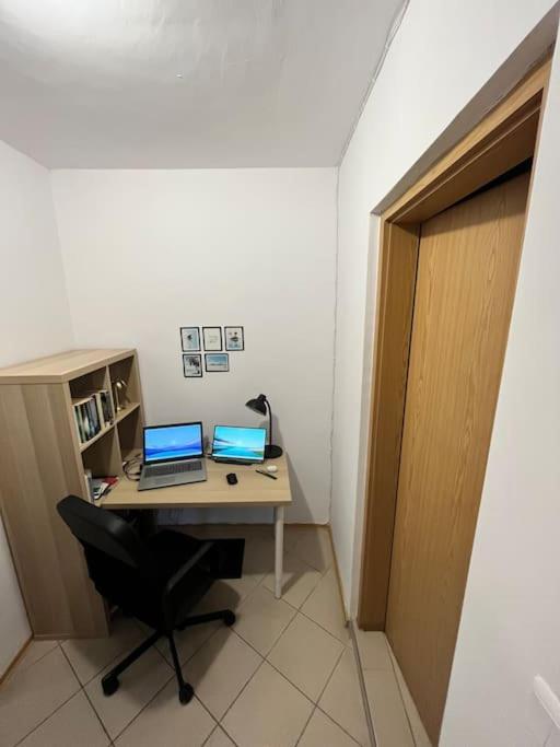 Large Apartment In Pantai Sunny Bagian luar foto